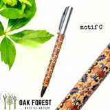 idée cadeau - coffret stylo et porte clé vegan en liège - stylo portugal - stylo original - plaisir d'offrir - artisanat portugal - cadeau vegan en liege - idée cadeau bureau - petit cadeau pas cher